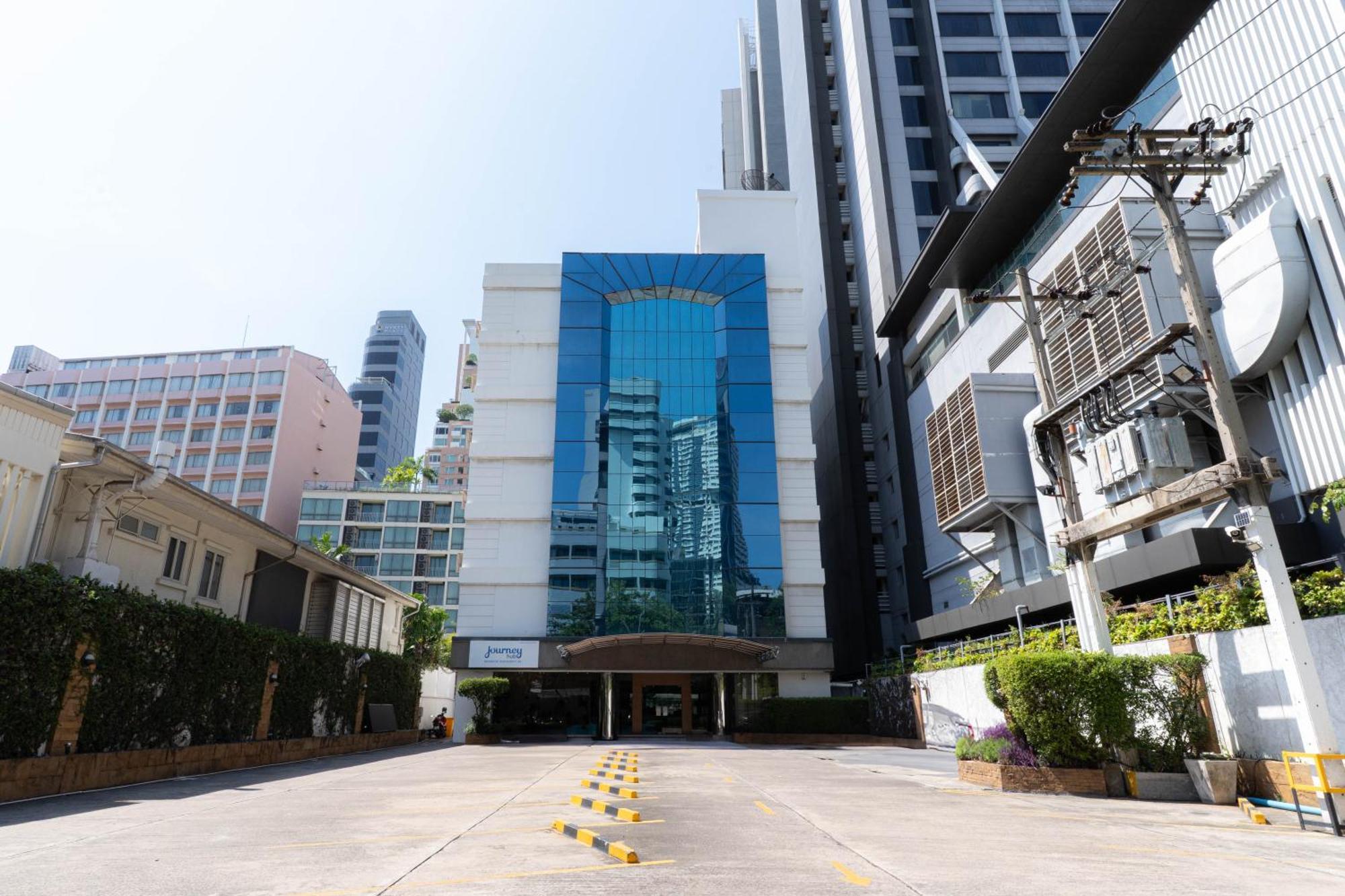 Journeyhub Sukhumvit 26, Bangkok - Formerly St James Hotel Exterior foto