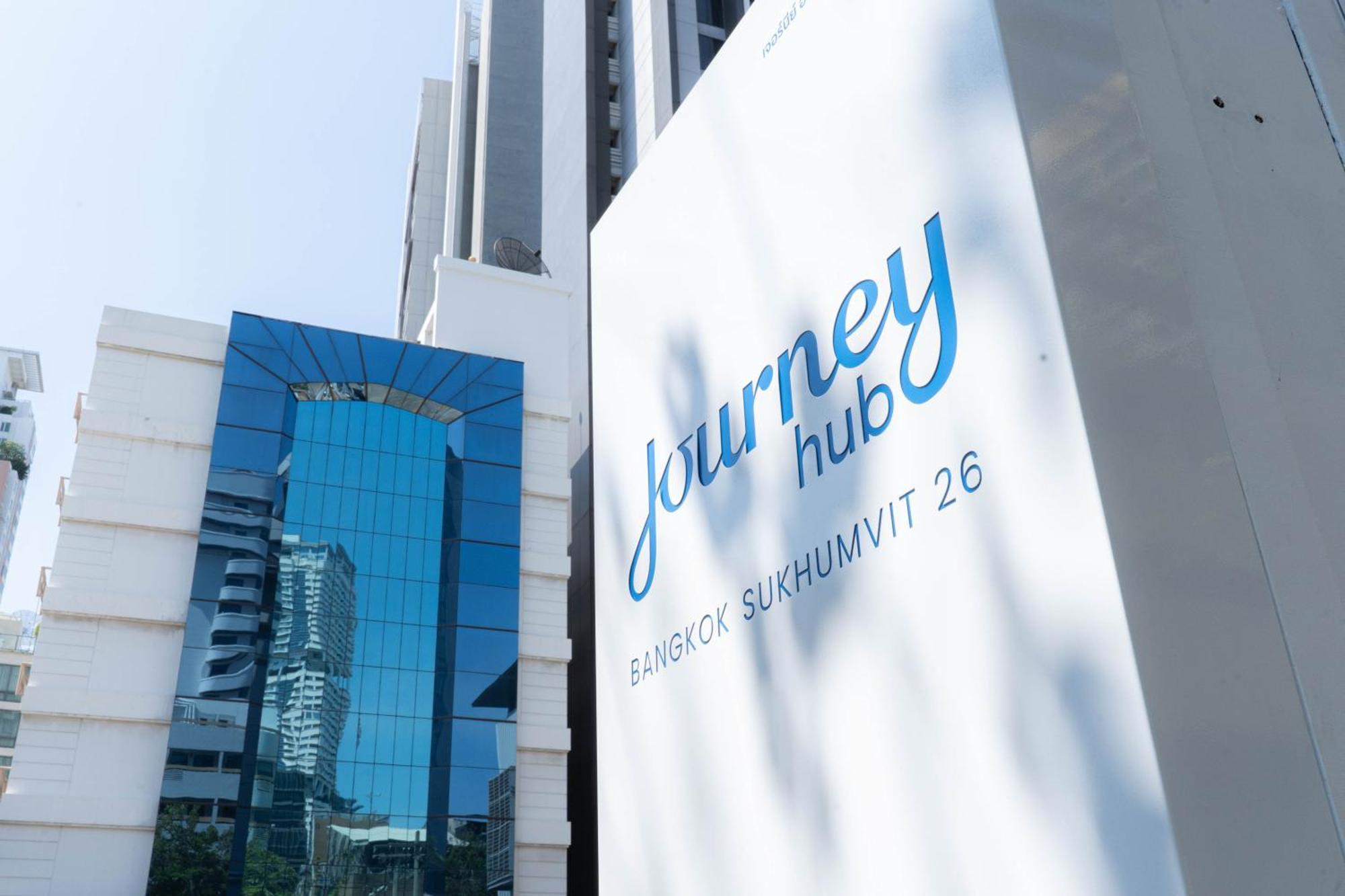 Journeyhub Sukhumvit 26, Bangkok - Formerly St James Hotel Exterior foto