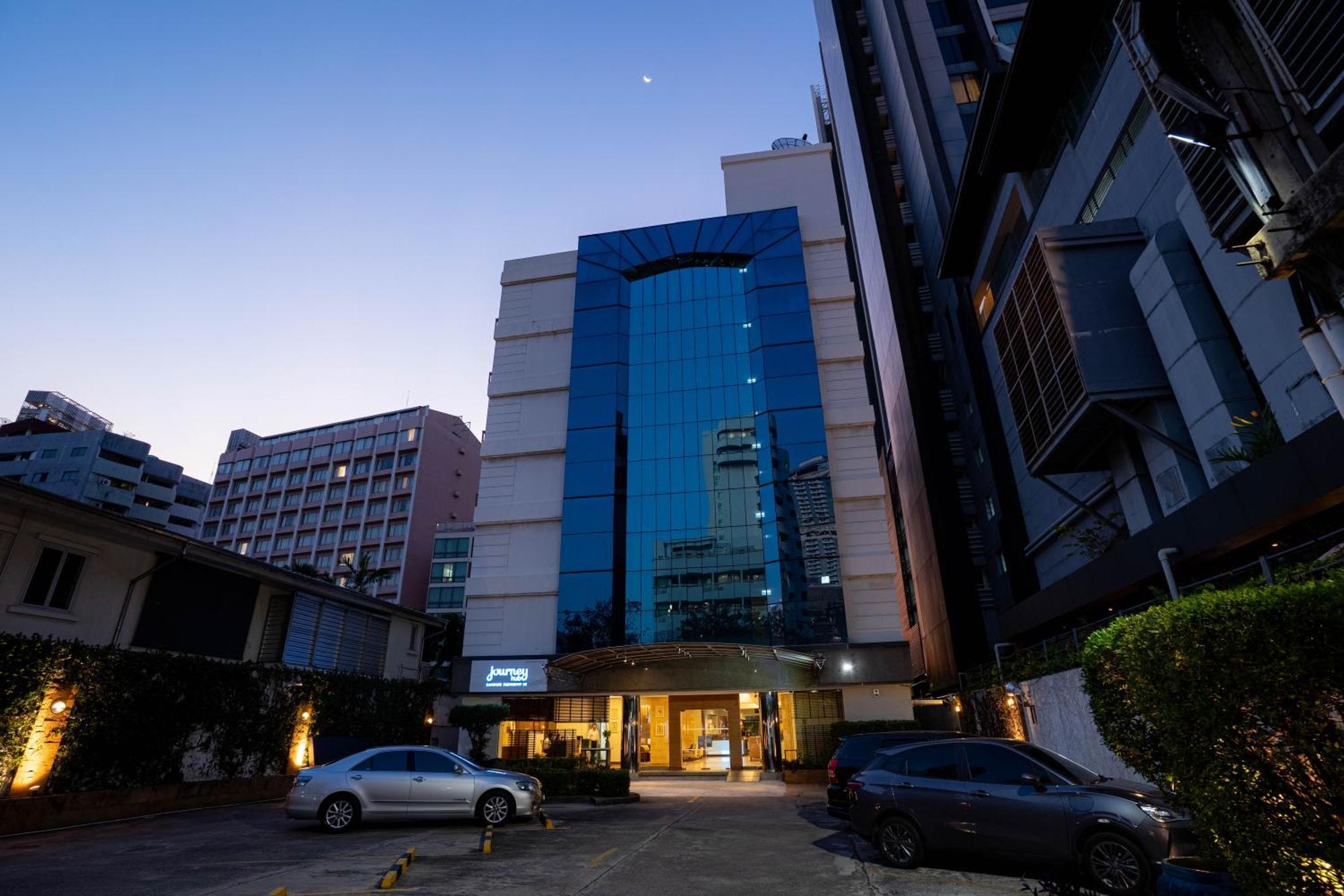 Journeyhub Sukhumvit 26, Bangkok - Formerly St James Hotel Exterior foto